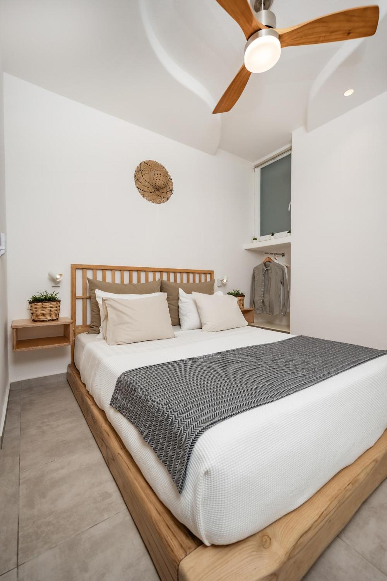 Thea Suites Naxos Agios Prokopios  Exterior photo
